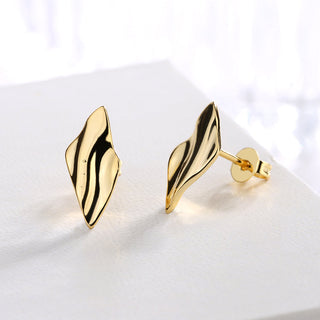 Brincos martelados em ouro 14K e prata esterlina
