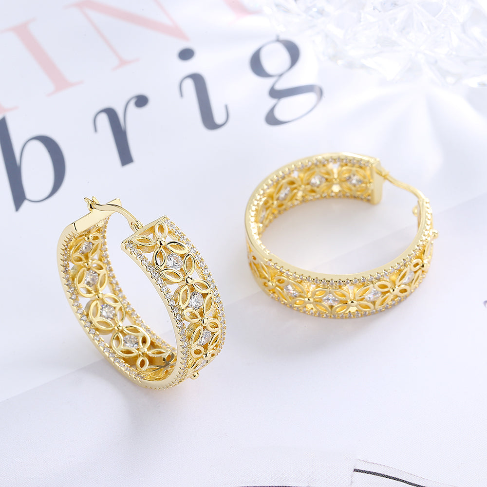 Brinco de argola em filigrana de ouro 14K com cristais Swarovski