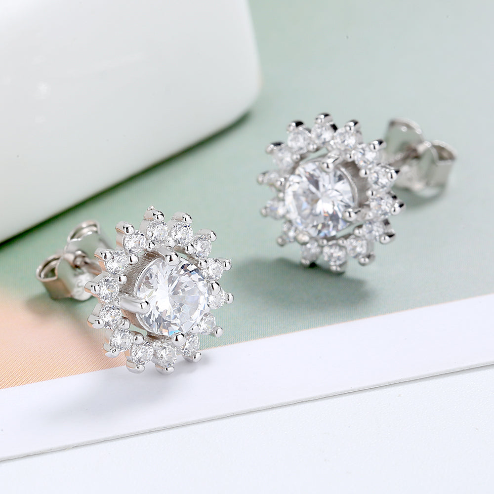 Brincos de pino com flor de halo de prata esterlina e cristal Swarovski