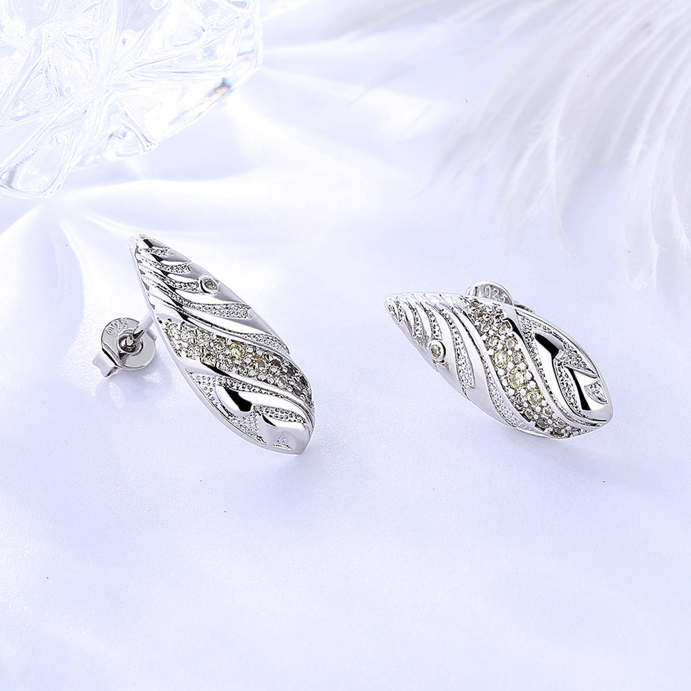 Brincos ovais artesanais de filigrana de Bali com pedras preciosas de citrino