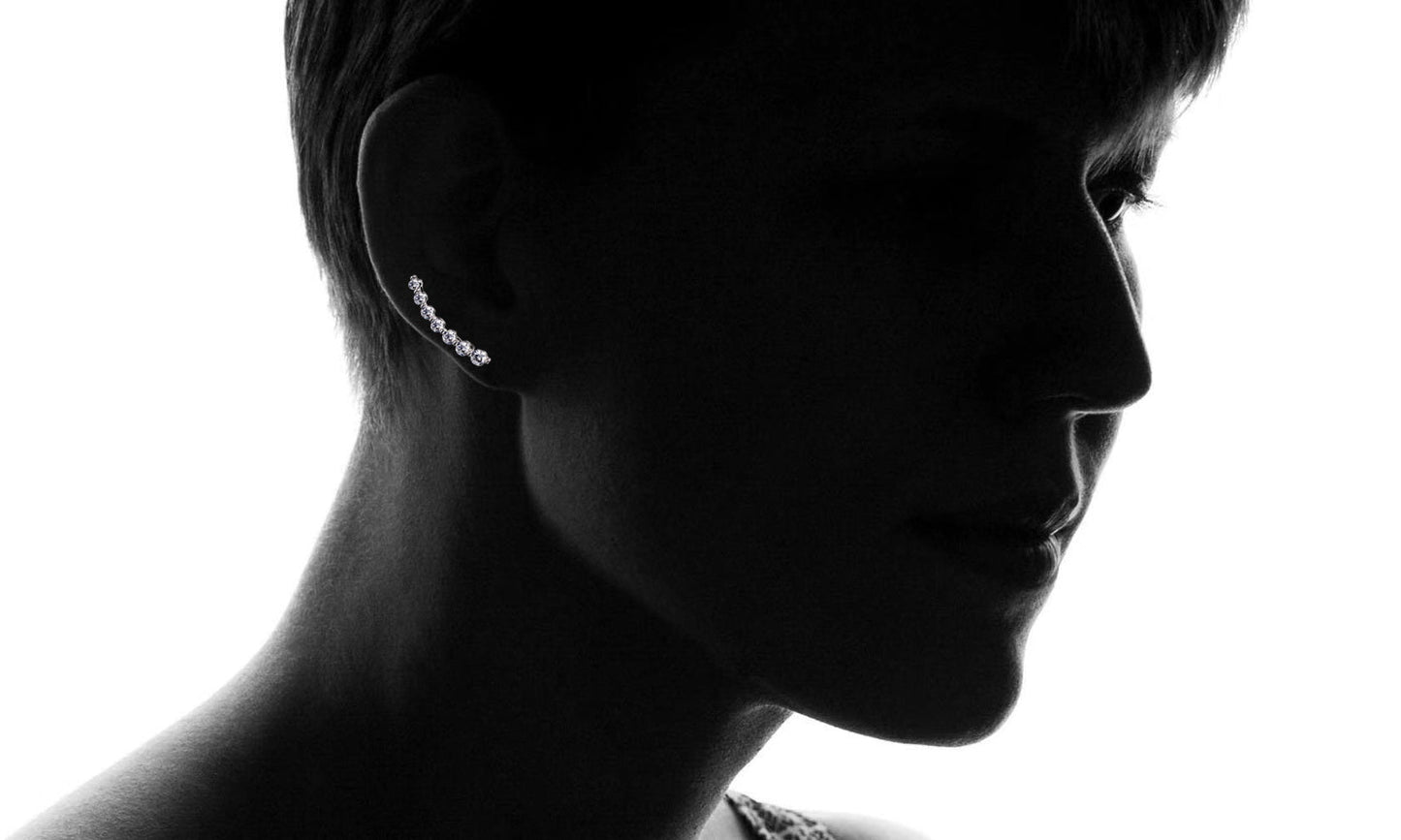 Brinco de cristal de prata esterlina em forma de alpinista