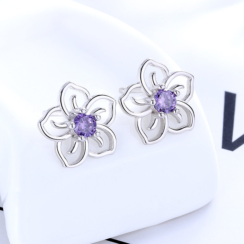 Brincos de prata esterlina com pedras preciosas e flores abertas