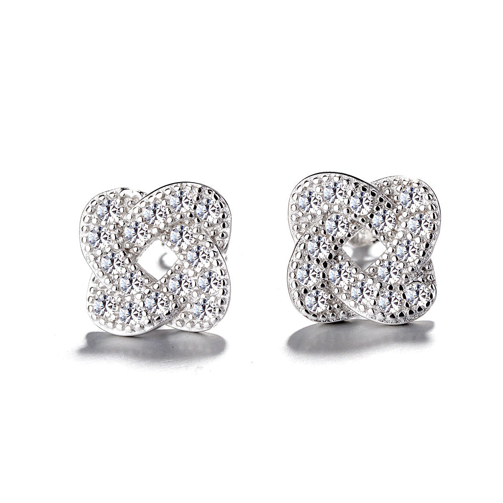 Brincos de pino com nó incrustado em prata esterlina e cristais Swarovski