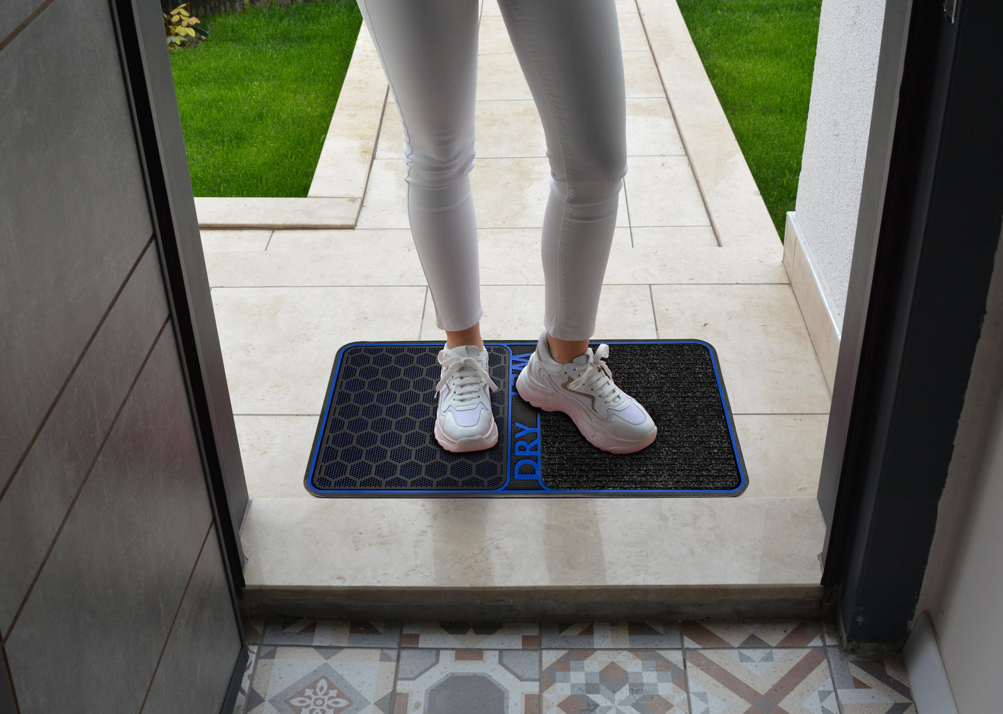 Capacho retangular para limpeza de calçados úmidos e secos de 18 pol. x 32 pol.