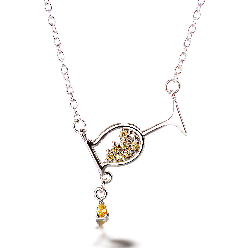 Colar de vinho derramado em ouro branco 18K feito com cristais Swarovski