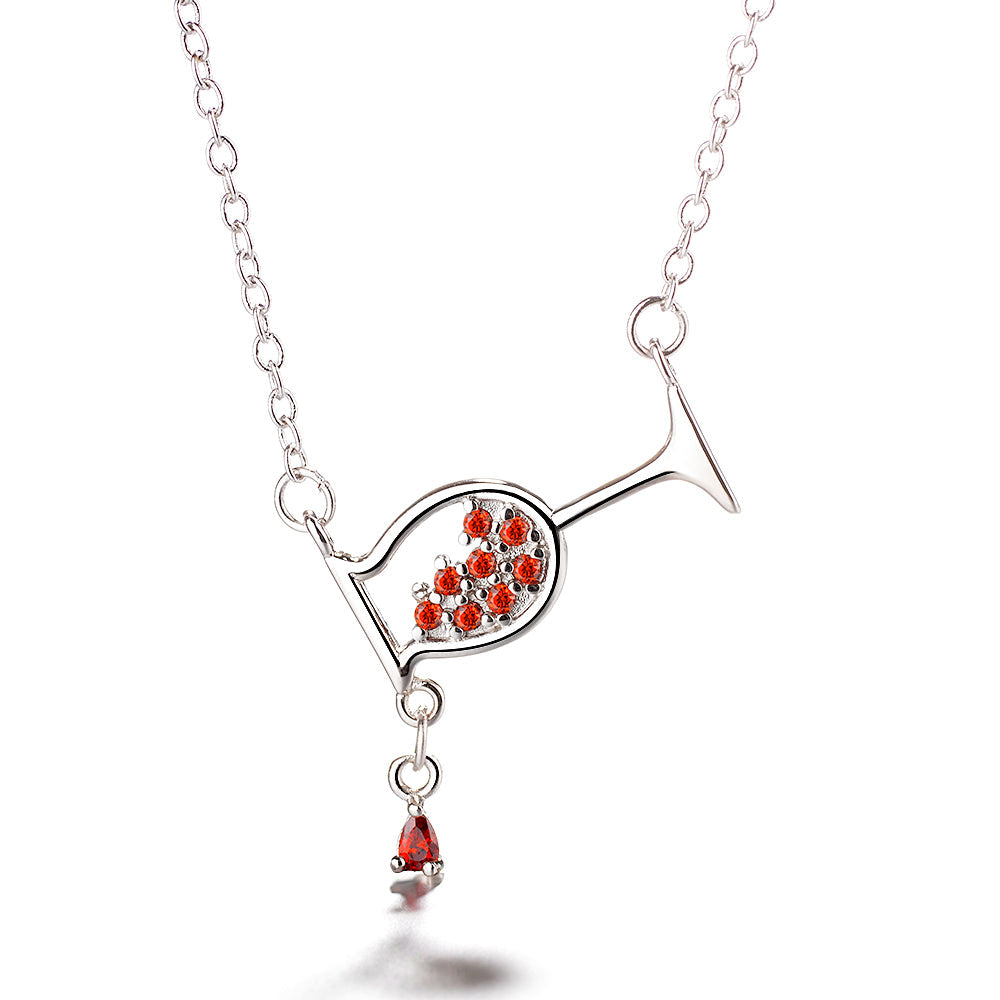 Colar de vinho derramado em ouro branco 18K feito com cristais Swarovski