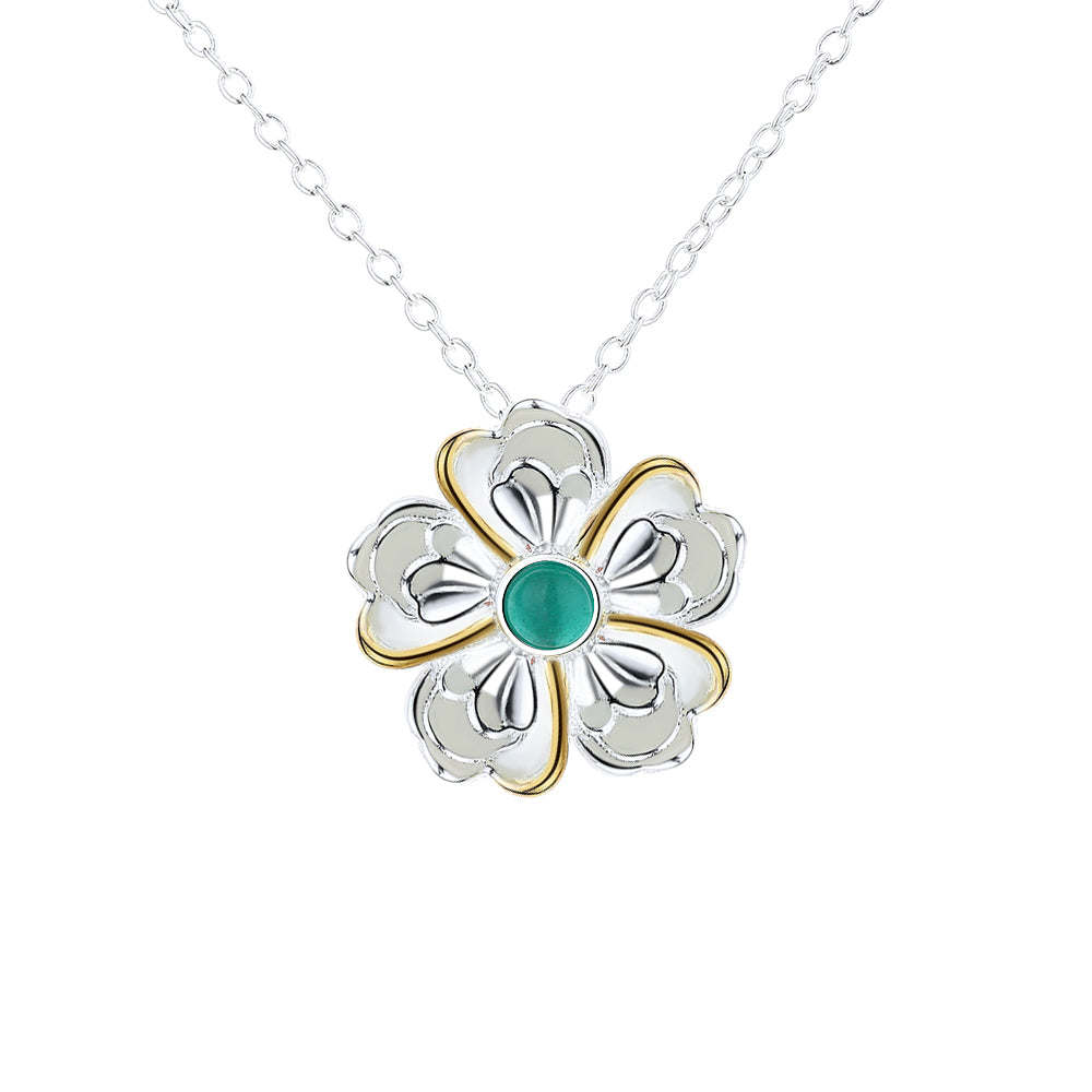 Colar com pingente de flor de peônia e jade em ouro 14K e prata esterlina