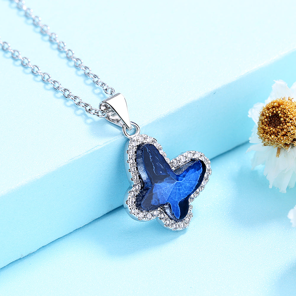 Colar Halo Butterfly em prata esterlina com cristais Swarovski