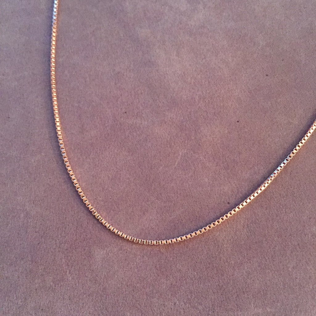 Corrente de ouro 18K em opções de 16", 18-24" Box Chain