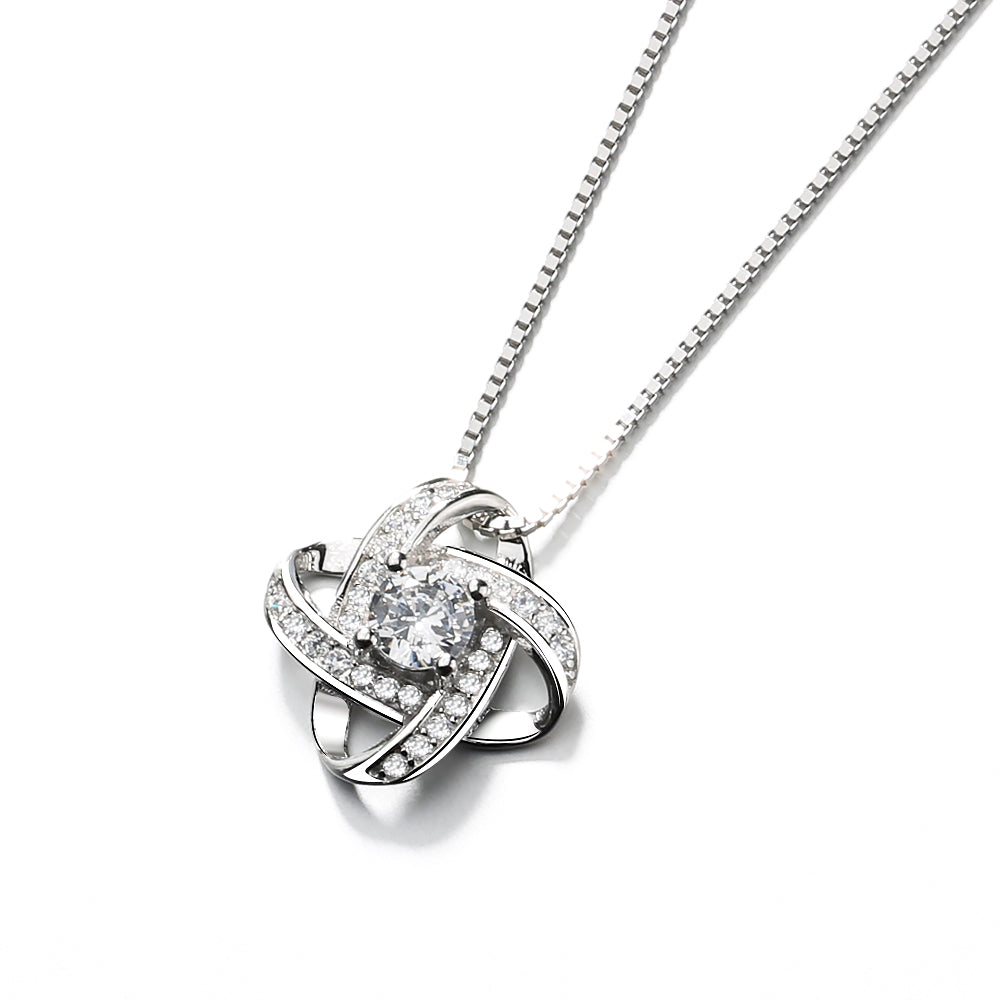 Colar com pingente infinito em prata esterlina e cristais da Swarovski