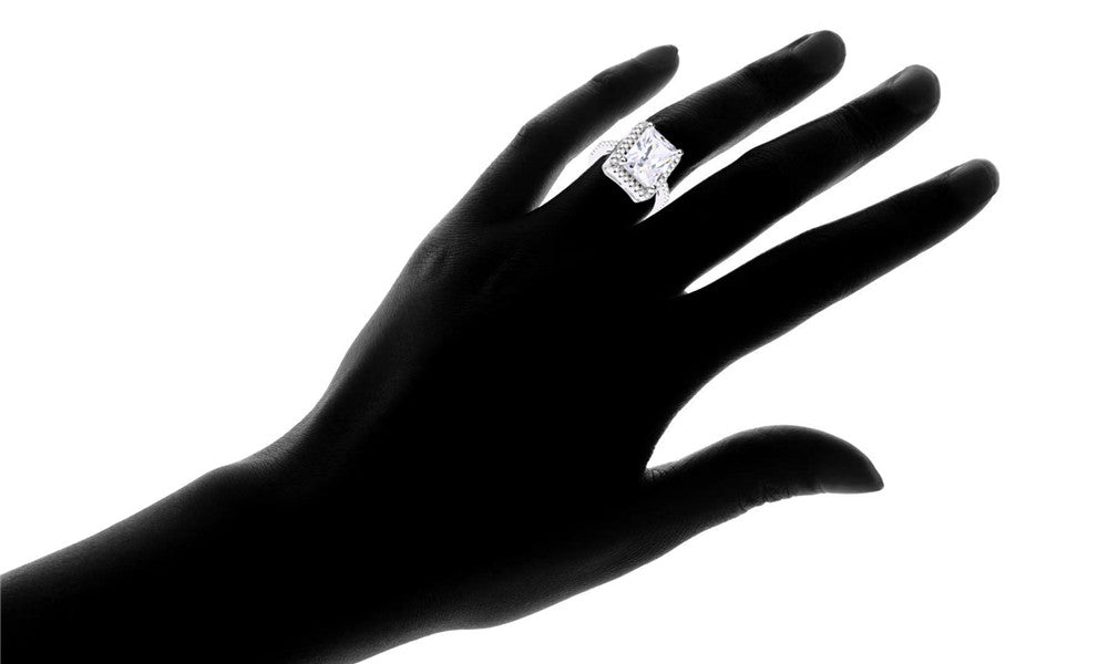 Anel de noivado Halo com cristais em ouro branco 18K