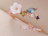 Anel ajustável em ouro 14K com cristais multicoloridos da Swarovski