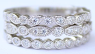 Conjunto de alianças Eternity Milgrain em ouro branco 18K com Swarovski
