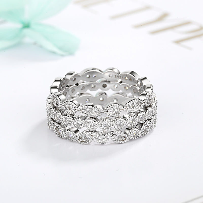 Conjunto de alianças Eternity Milgrain em ouro branco 18K com Swarovski