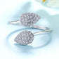 Anel de prata esterlina com duas folhas e cristais Swarovski