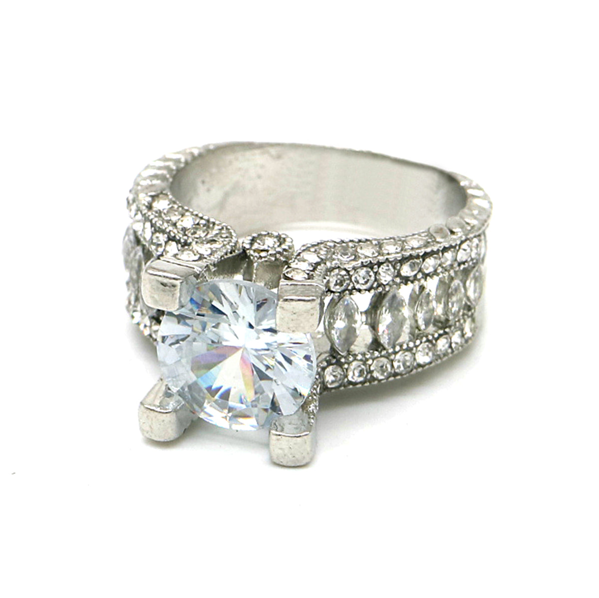 Anel de noivado prateado de 5,00 CTTW com cristais Swarovski