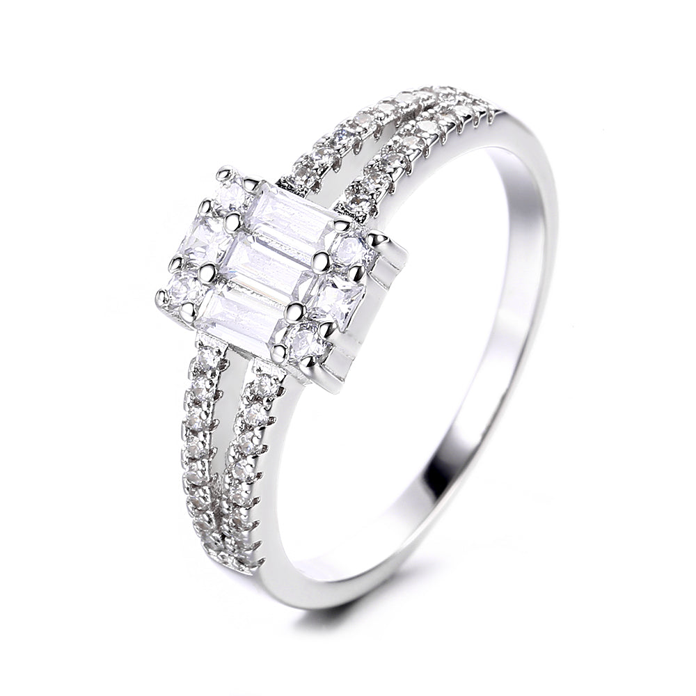 Anel de noivado multicortado em prata esterlina com cristais Swarovski