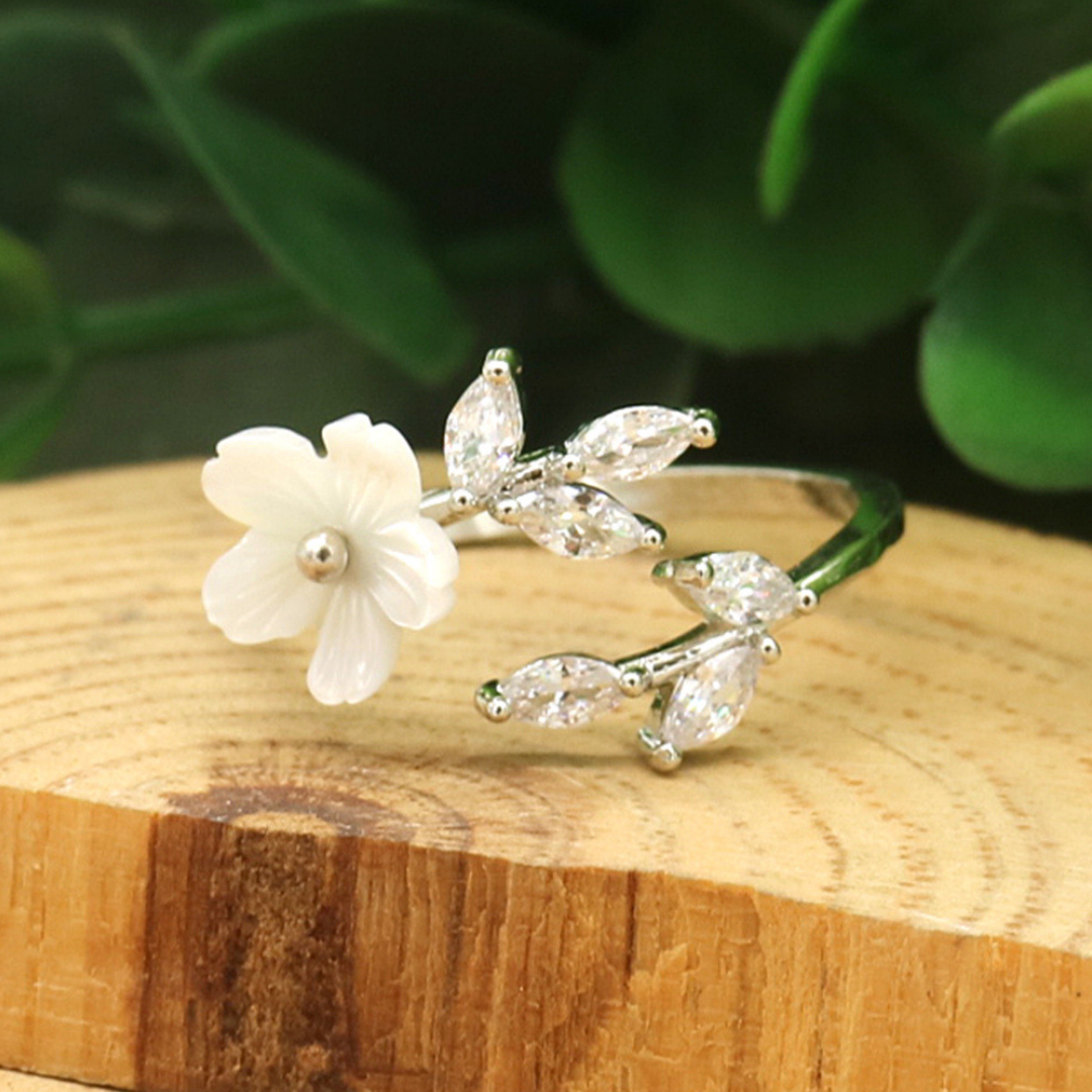 Anel Bypass Floral em Ouro Rosa 14K com Cristais Swarovski