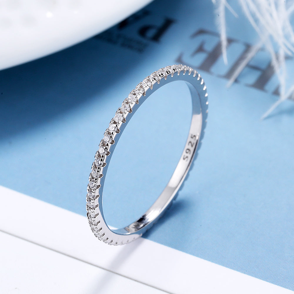 Anel da eternidade em prata esterlina com cristais da Swarovski