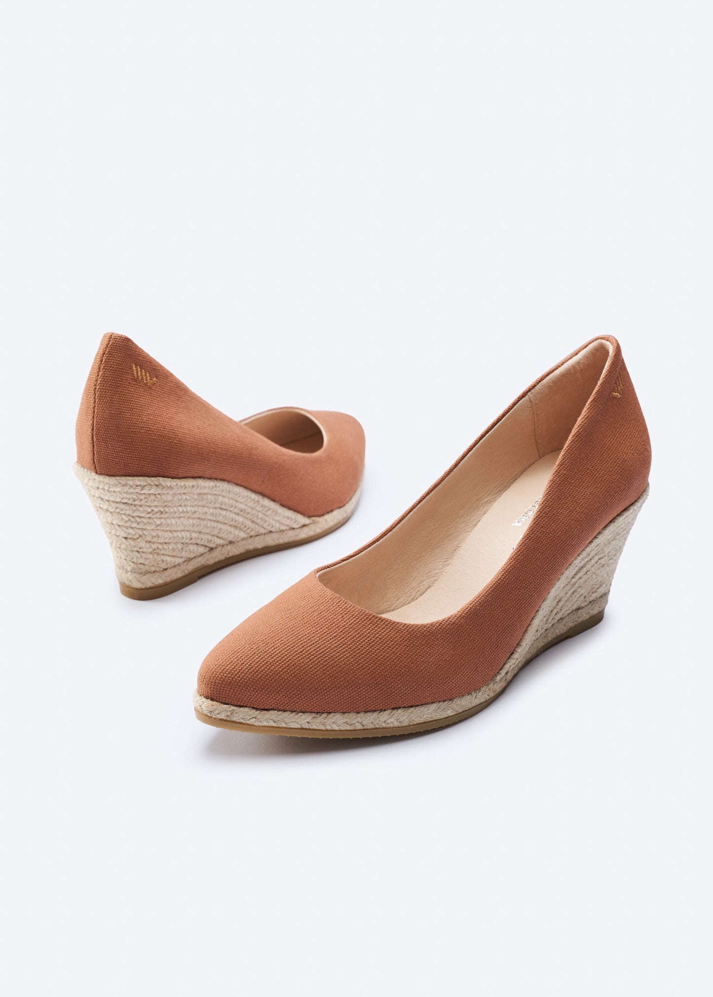 Espadrilles plataforma com corte em U em lona com rosas