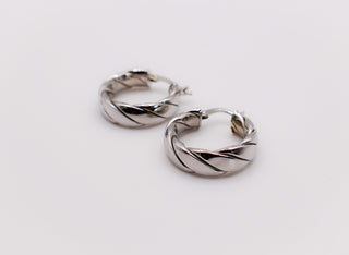 Brincos de argola em prata esterlina com padrão italiano Twirl – Design elegante e torcido