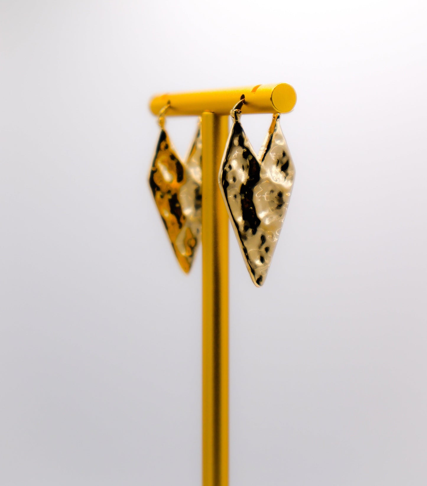 Brincos de Geometria Dourada Glam – Joias Geométricas Douradas Modernas