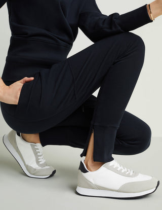 GSTQ Black