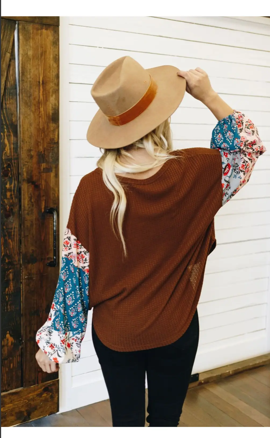 Blusa térmica leve de manga comprida com estampa floral Frankie &amp; Pop para mulheres, tamanho médio, azul