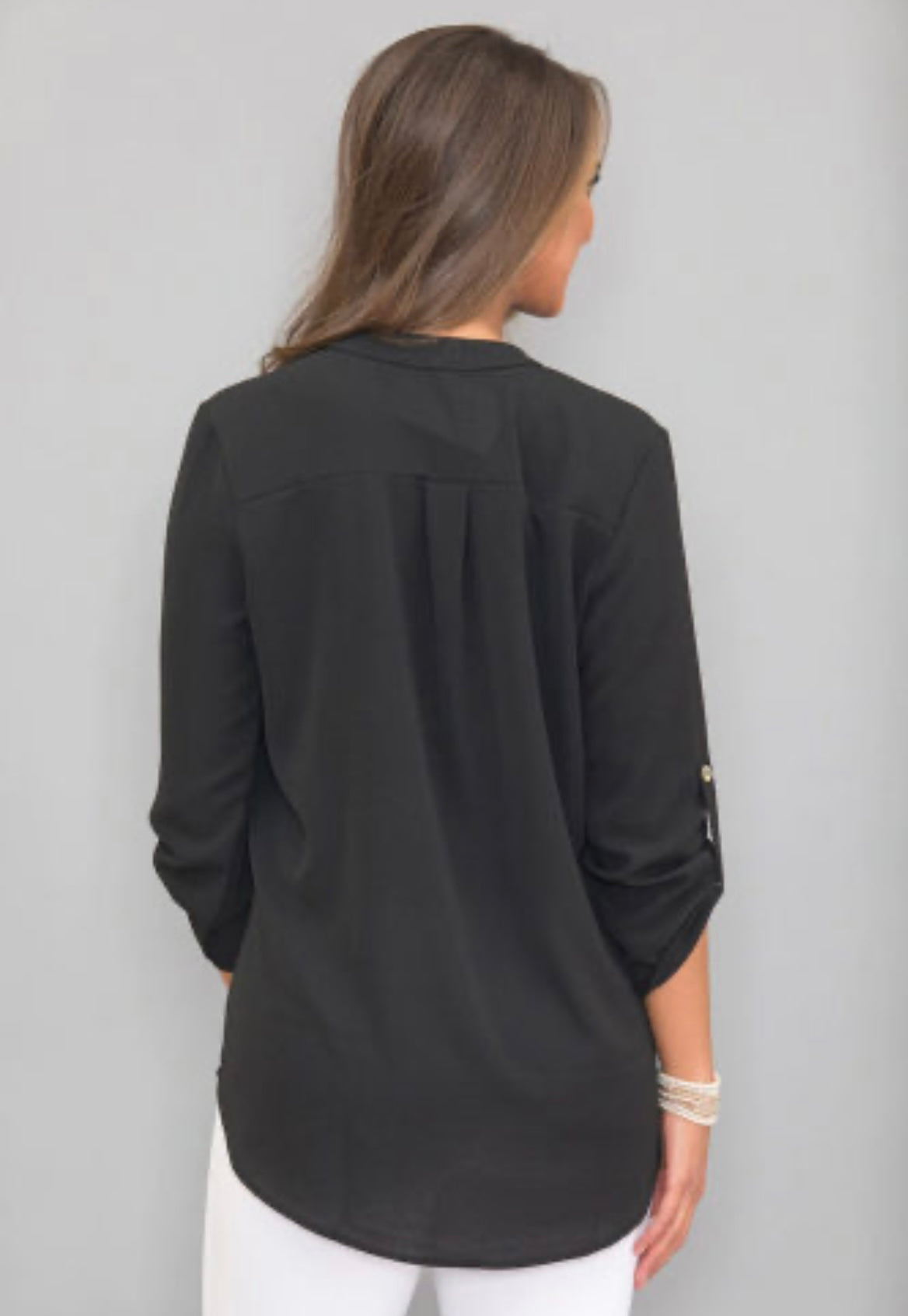 Blusa feminina Frankie &amp; Pop de manga comprida com botões e detalhes leves em chiffon, tamanho pequeno, preta