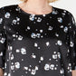 Blusa feminina Alfani com estampa floral e ombros franzidos em cetim, preta, tamanho grande