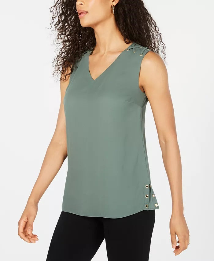 Top feminino com ilhós e acabamento em ilhós, verde, tamanho médio, da coleção JM