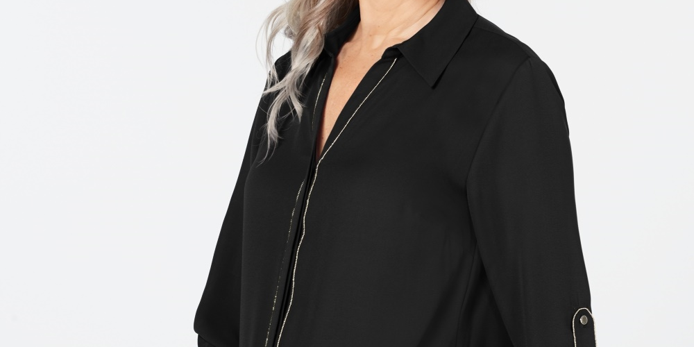 Blusa feminina com botões e acabamento em caviar da coleção JM, preta, tamanho pequeno