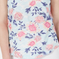 Camiseta feminina estampada com decote em V, tamanho pequeno, branca, estilo &amp; co