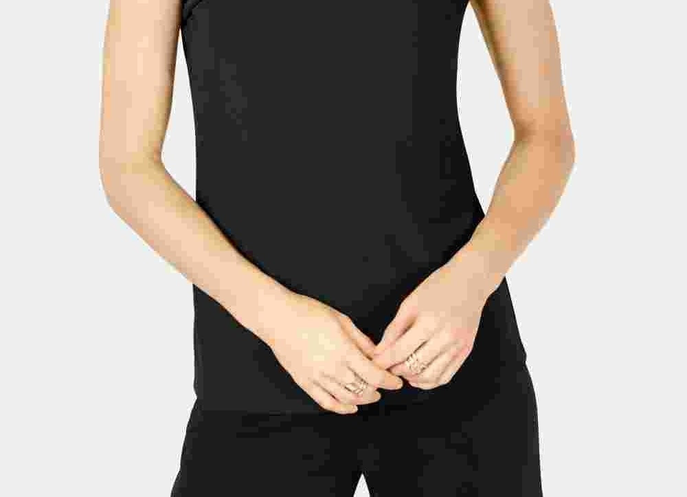 INC International Concepts Top feminino com recorte cruzado, preto, tamanho X-S