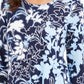Camiseta estampada feminina JM Collection azul tamanho médio