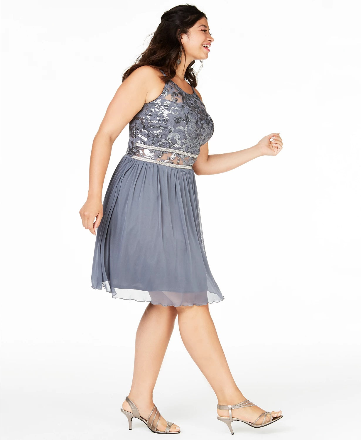 Vestido feminino BCX Plus Size com detalhes em chiffon e ajuste evasê, cinza, tamanho 20W