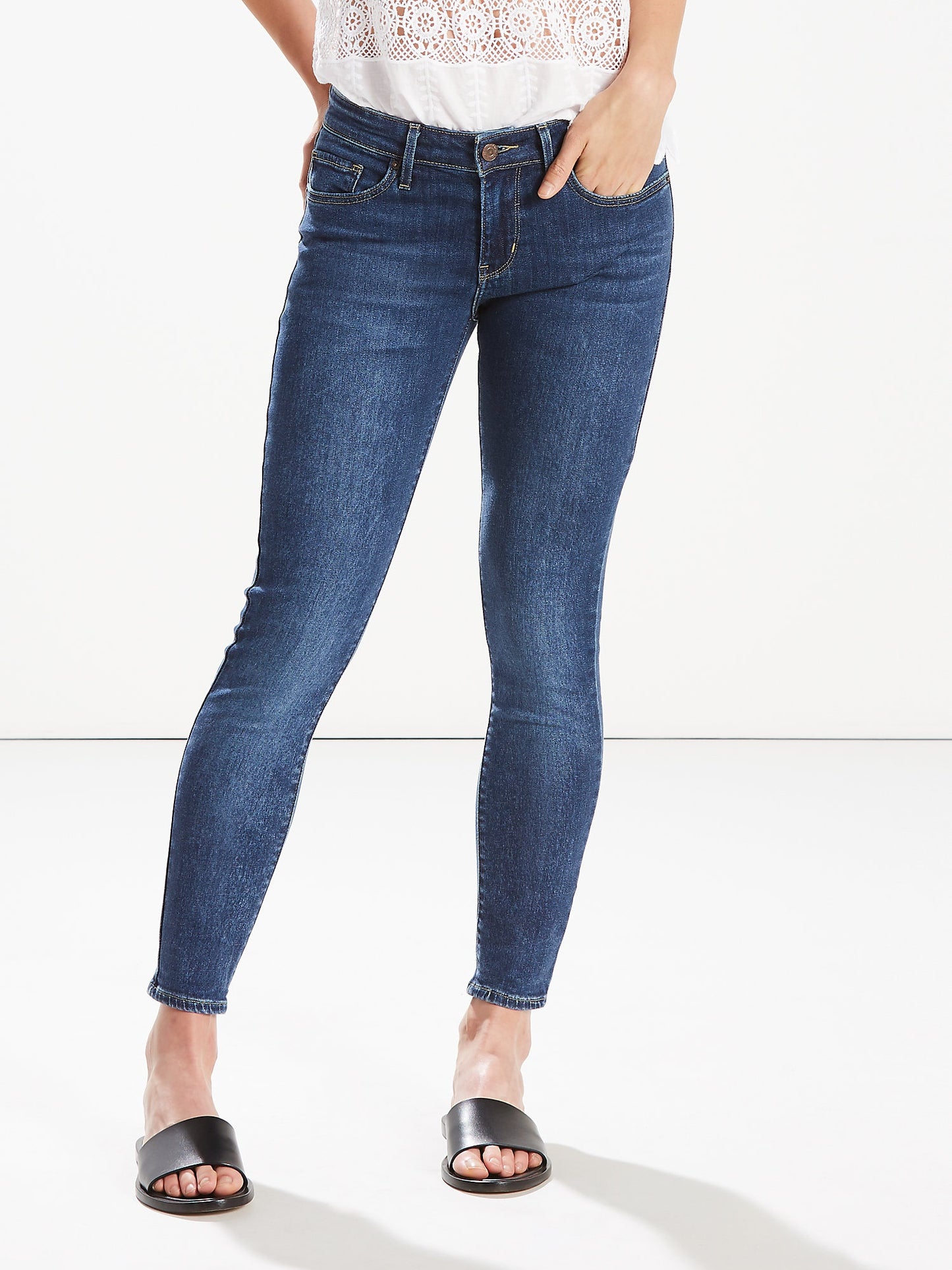 Calça jeans skinny Levi's 711 feminina azul escuro tamanho 25W
