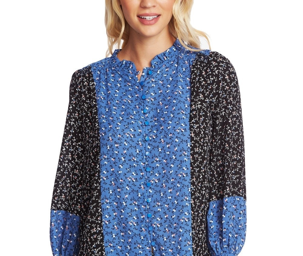 Blusa feminina Cece com estampa floral e botões, preta, tamanho X-S
