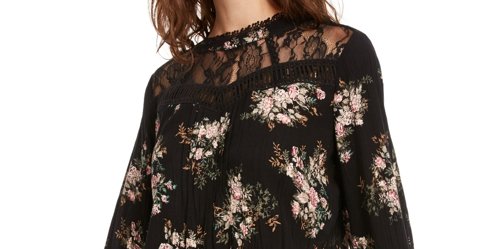 Blusa American Rag Junior com acabamento em renda e cintura franzida, tamanho pequeno, branca