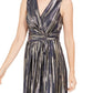Vestido feminino Vince Camuto sem mangas com pregas metálicas, azul, tamanho 10