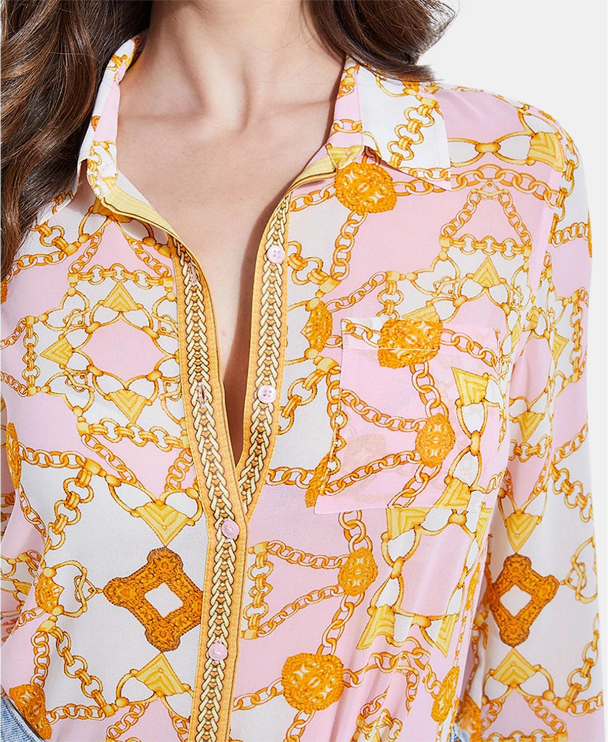 Camisa feminina Guess Madyson estampada manga comprida rosa tamanho médio