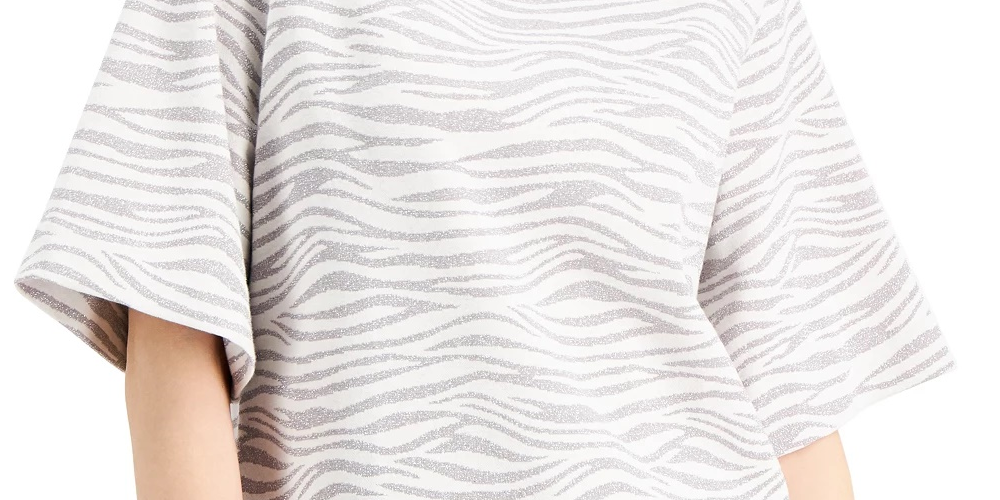 Blusa feminina Alfani com estampa animal metálica e gola alta, branca, tamanho extra grande