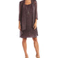 Vestido e jaqueta de malha amassada feminina R &amp; M Richards, tamanho 14 P, vermelho escuro