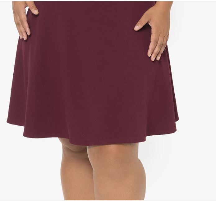 Vestido feminino plus size B Darlin com alças finas e decote profundo, vinho, tamanho 14