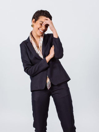 Tailoring Slim Pants in Navy Blue – Women’s Slim-Fit Trousers