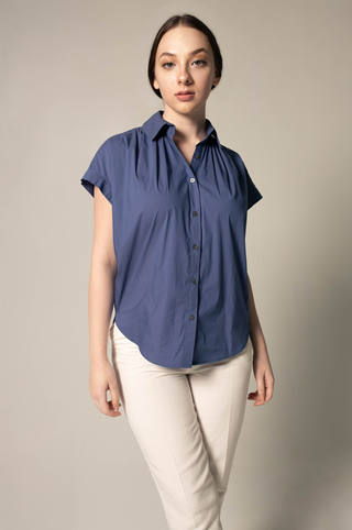 Camisa feminina com gola franzida na cor azul marinho – Blusa elegante