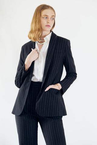 Blazer preto com listras – Jaqueta feminina sob medida para escritório