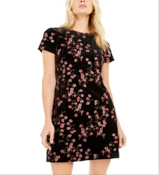 Vestido de festa curto Calvin Klein feminino com bordado floral, manga curta, gola redonda, preto, tamanho 8