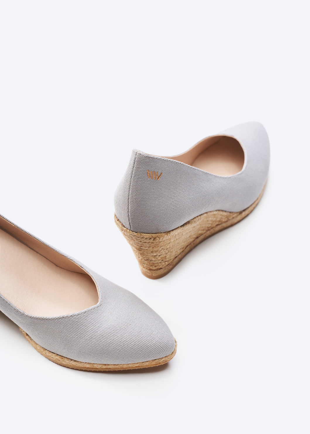 Espadrille Wedges com corte em V em lona com rosas