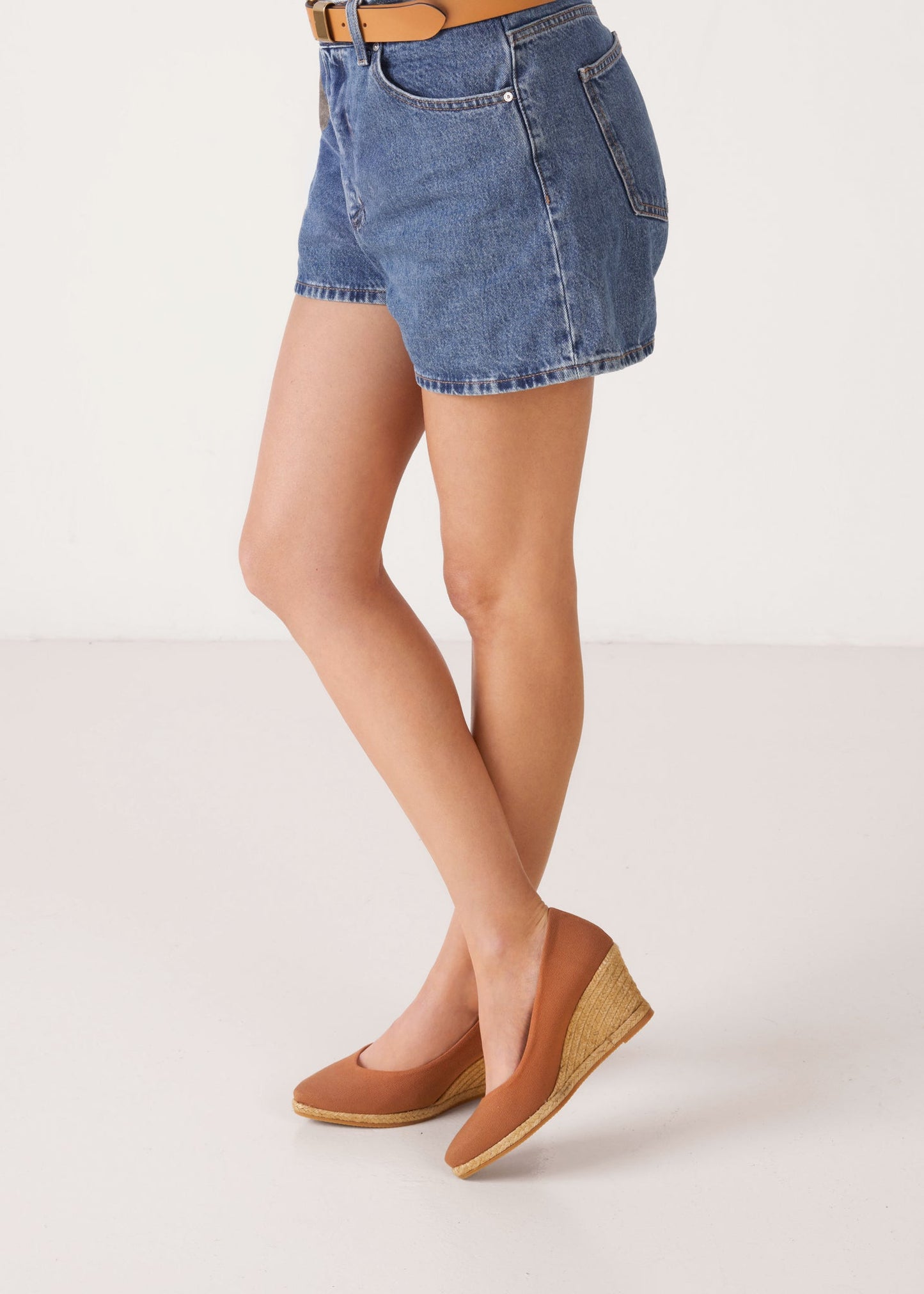 Espadrille Wedges com corte em V em lona com rosas